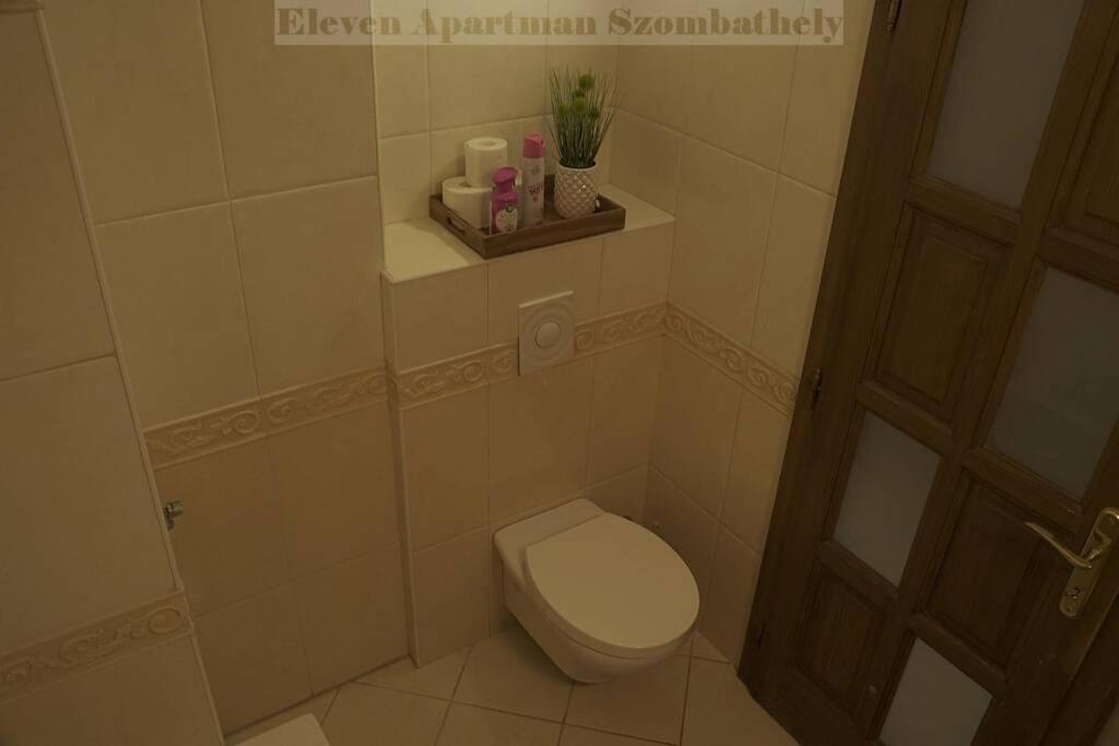 Eleven Apartman Apartamento Szombathely Exterior foto