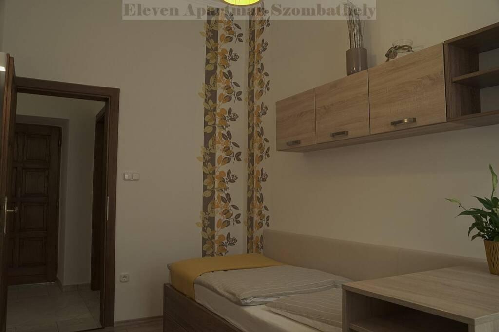 Eleven Apartman Apartamento Szombathely Exterior foto