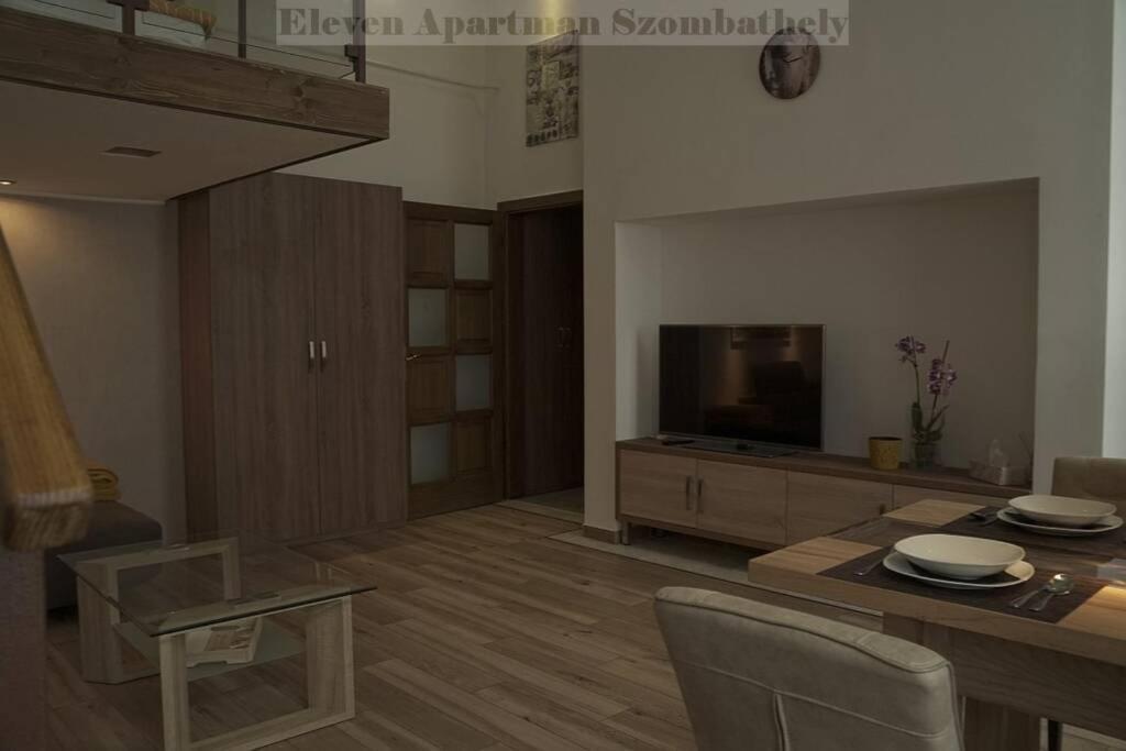 Eleven Apartman Apartamento Szombathely Exterior foto