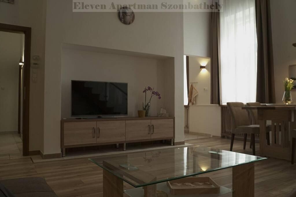 Eleven Apartman Apartamento Szombathely Exterior foto